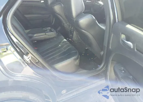 2014 Chrysler 300 300S z USA, uszkodzony, nr VIN 2C3CCABT2EH301622